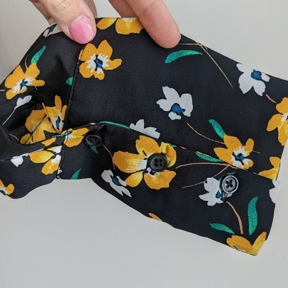 WHO What Wear Black Floral Button Down Blouse S Office Work Brunch - Picture 8 of 15